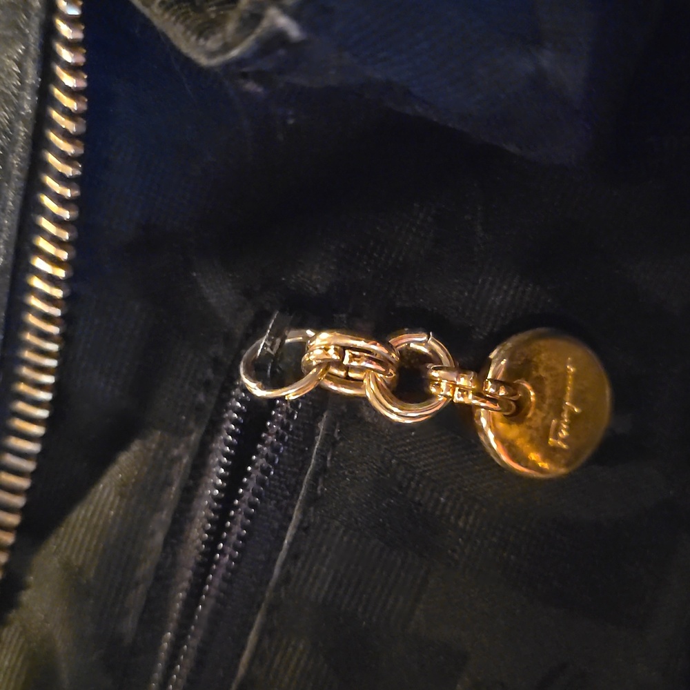 Salvatore Ferragamo Chain-Link Handle Bag - Picture 13 of 13